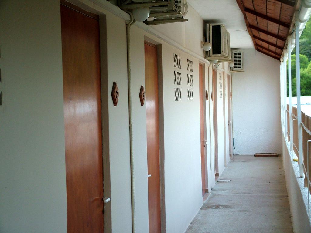 Agia Marina  George'S Apartment חדר תמונה