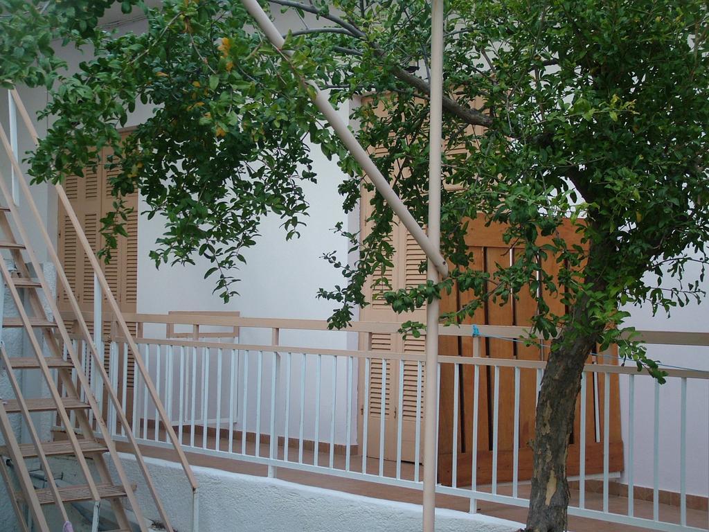 Agia Marina  George'S Apartment חדר תמונה