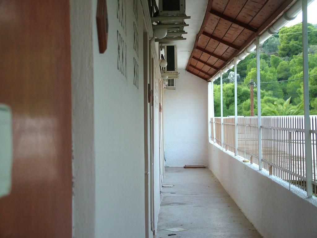 Agia Marina  George'S Apartment חדר תמונה